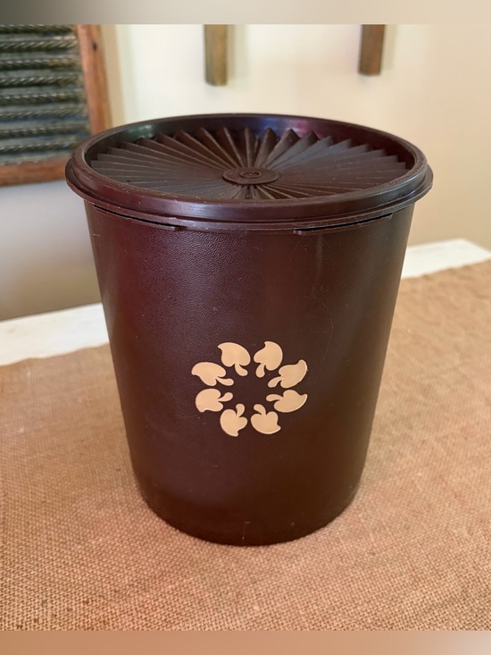 Other - Vintage Tupperware Servalier Brown Mushroom Pattern Canister🍄❤️